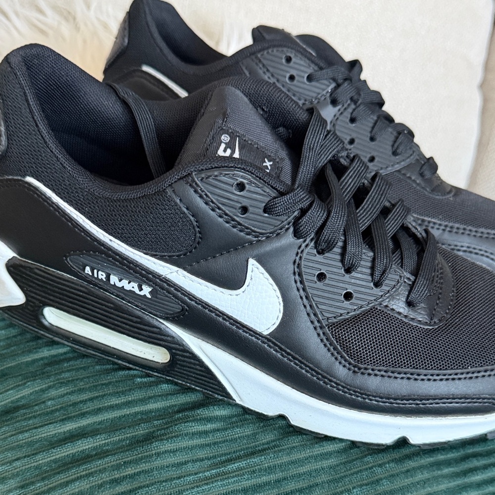Nike Air Max 90 Black and White Sneakers